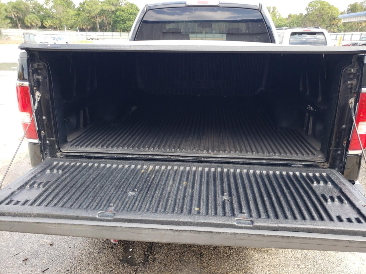Foto 9 de la subasta – 2007 LINCOLN MARK LT con VIN 5LTPW16557FJ10570