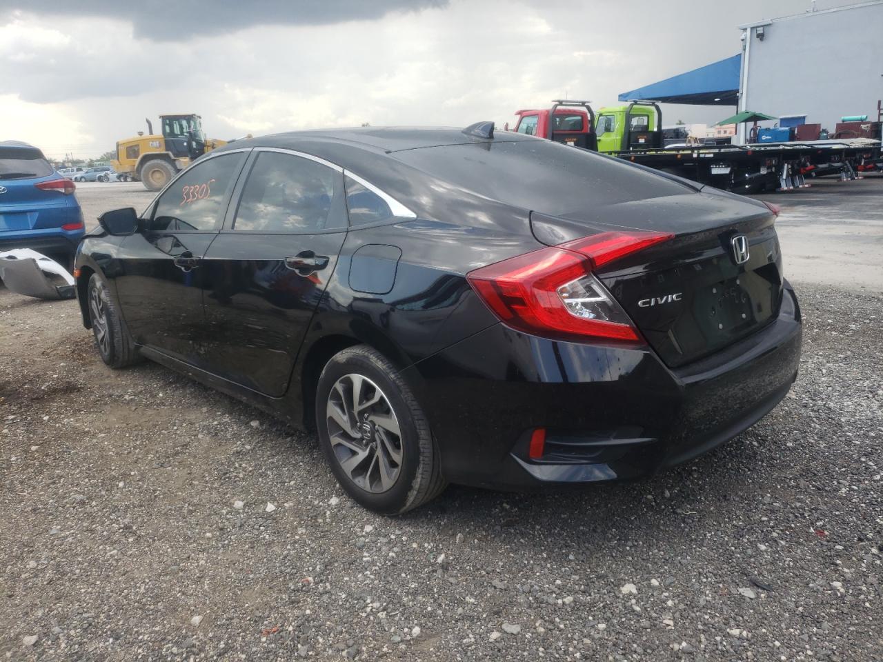 Photo 3 from auction – 2018 HONDA CIVIC EX with VIN 2HGFC2F73JH561437