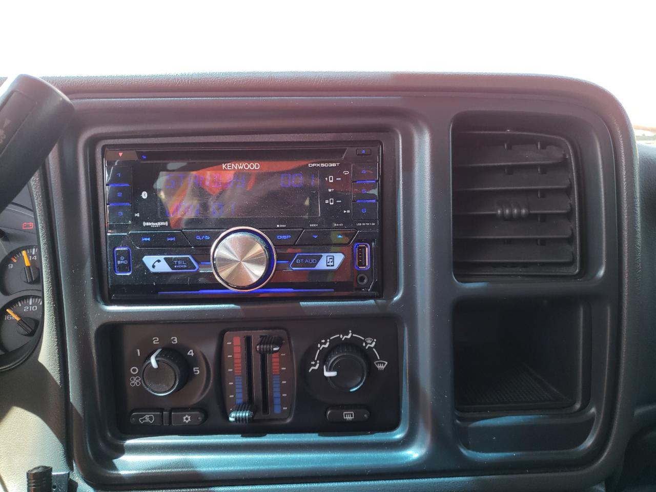 Photo 20 from auction – 2004 GMC NEW SIERRA with VIN 2GTEC13T841377033