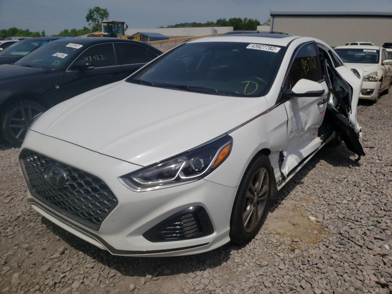 Photo 2 from auction – 2019 HYUNDAI SONATA LIM with VIN 5NPE34AF8KH796199