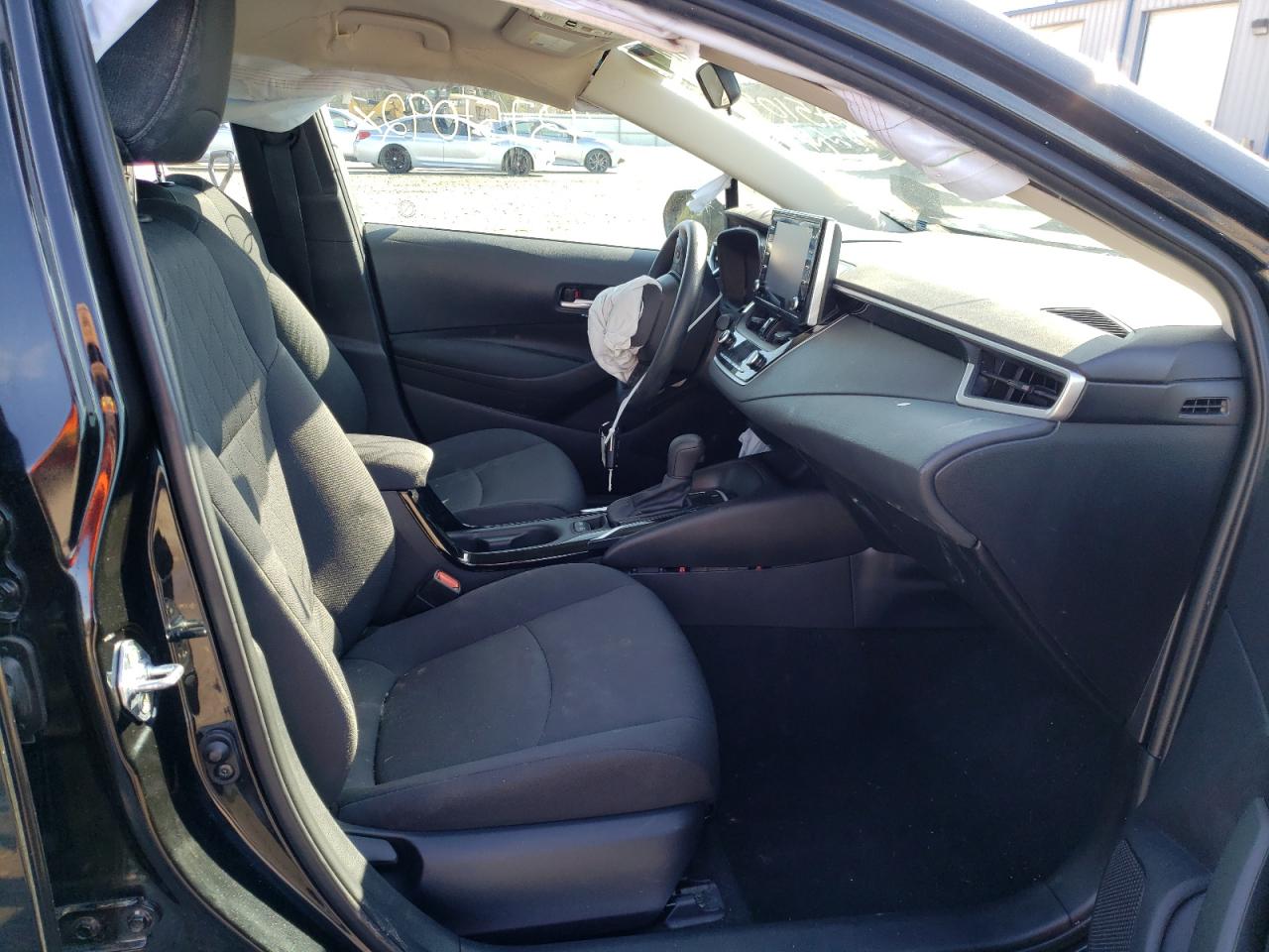 Photo 5 from auction – 2021 TOYOTA COROLLA LE with VIN 5YFEPMAE4MP221129