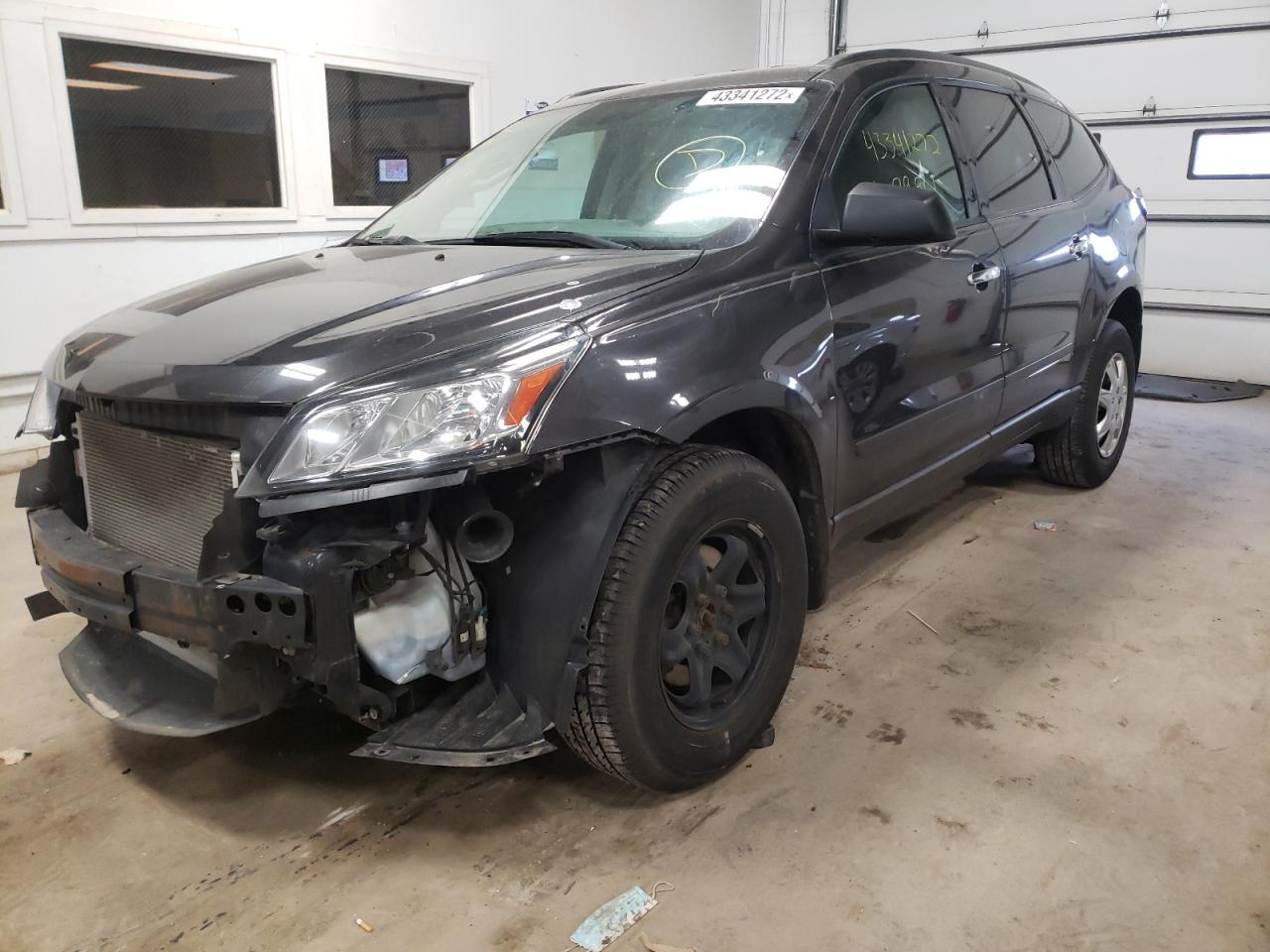 Photo 2 from auction – 2017 CHEVROLET TRAVERSE L with VIN 1GNKRFED0HJ174130