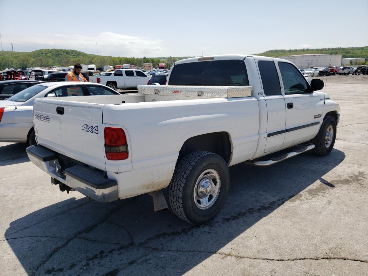 Photo 4 from auction – 2001 DODGE RAM 2500 with VIN 1B7KC23621J255983