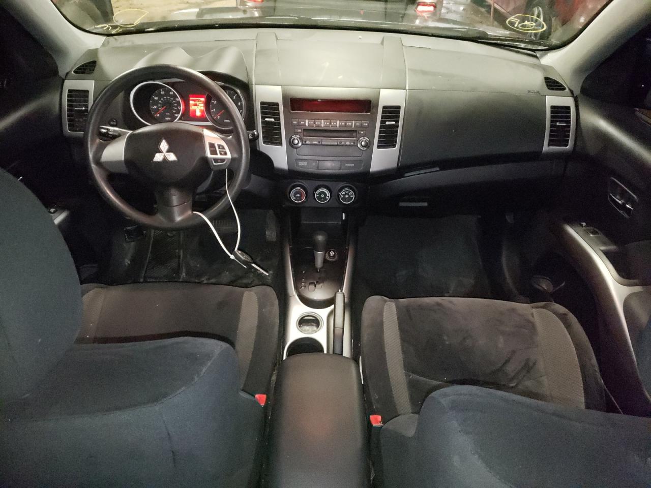 Photo 9 from auction – 2010 MITSUBISHI OUTLANDER with VIN JA4AS2AW3AZ005374