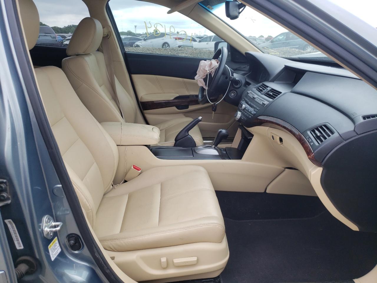 Photo 5 from auction – 2011 HONDA ACCORD CRO with VIN 5J6TF1H53BL003262