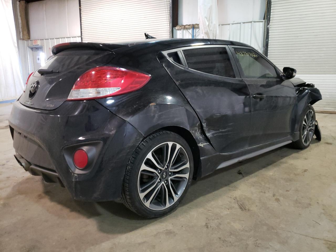 Photo 4 from auction – 2016 HYUNDAI VELOSTER T with VIN KMHTC6AE7GU302210