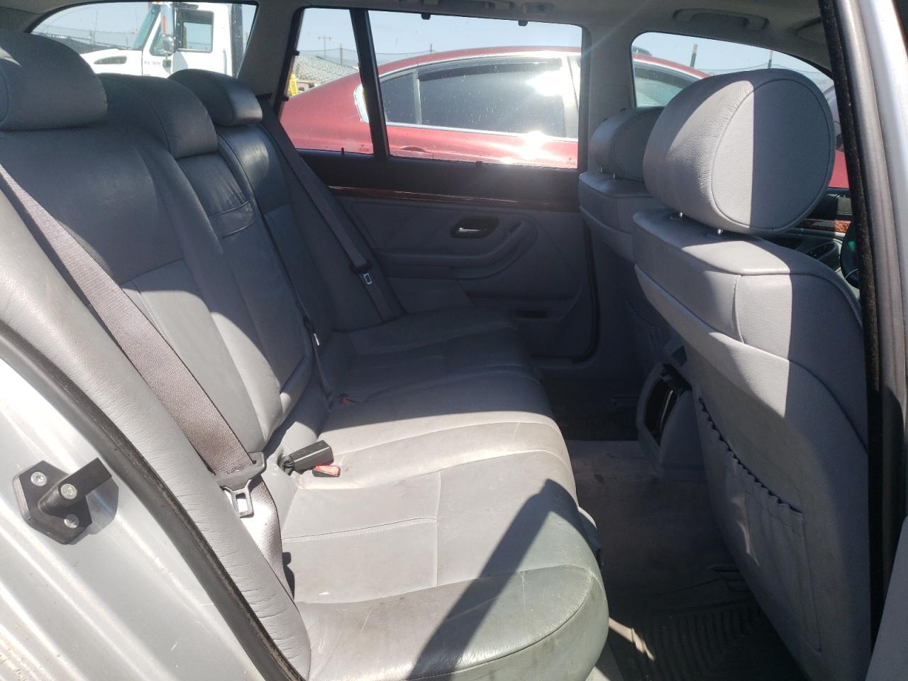 Photo 6 from auction – 2000 BMW 528 IT with VIN WBADP534XYBR95389