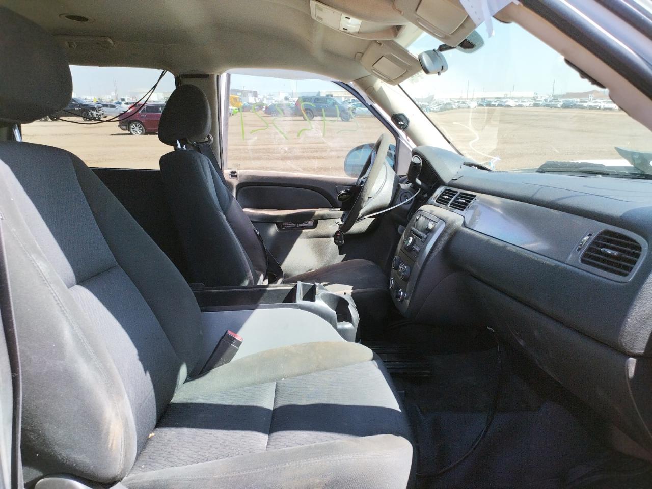 Photo 5 from auction – 2011 CHEVROLET TAHOE POLI with VIN 1GNLC2E01BR256954