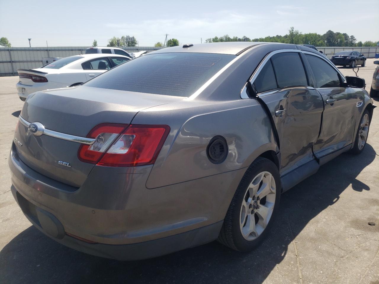 Photo 4 from auction – 2011 FORD TAURUS SEL with VIN 1FAHP2EW1BG184839