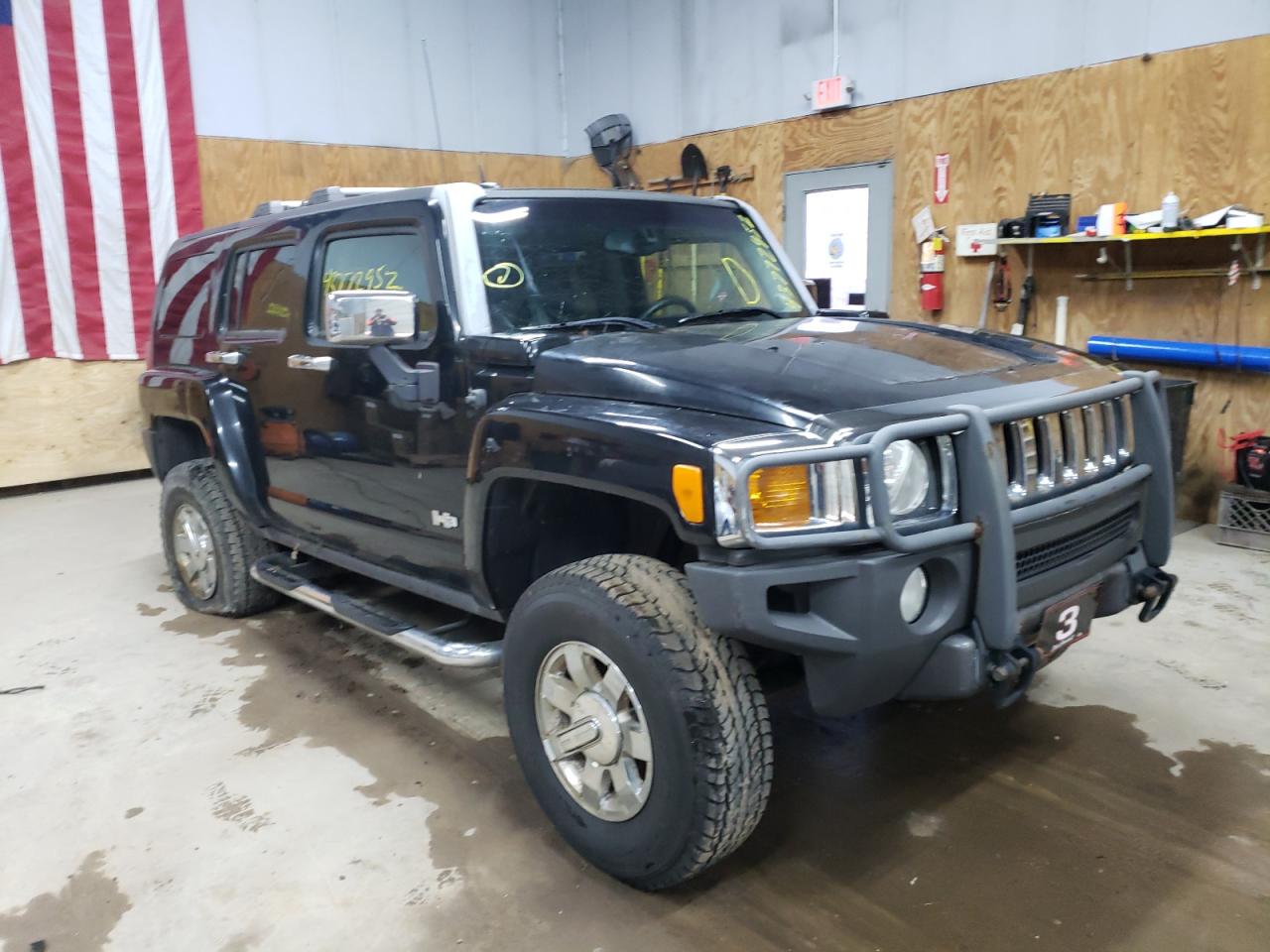HUMMER H3 2006 with VIN 5GTDN136168108638 - Photo from auction