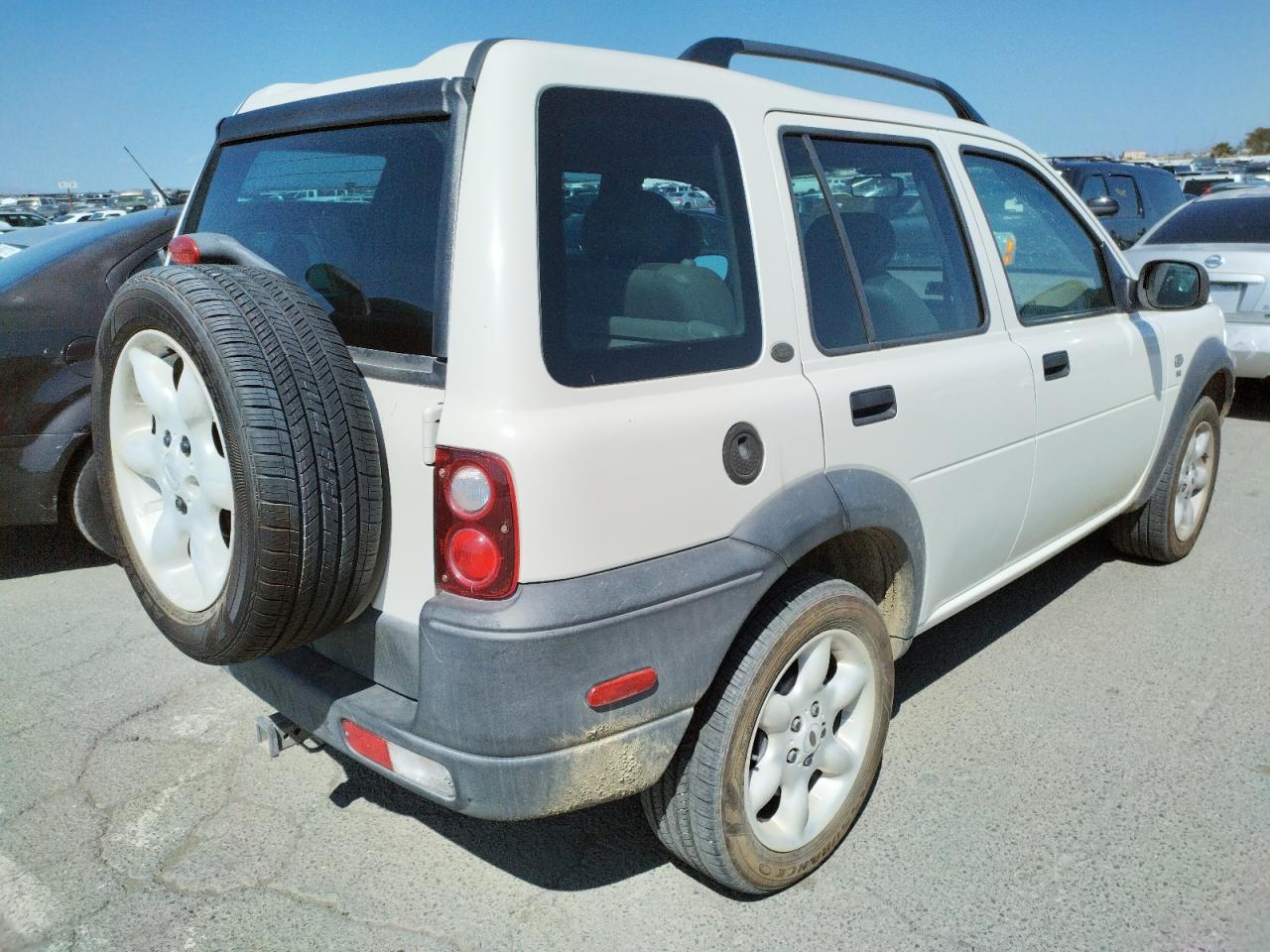 Photo 4 from auction – 2002 LAND ROVER FREELANDER with VIN SALNY22212A209262