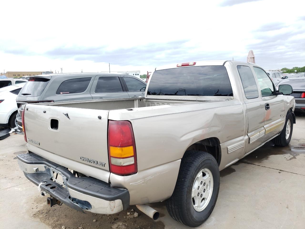Photo 4 from auction – 2001 CHEVROLET SILVERADO with VIN 2GCEC19T411326907
