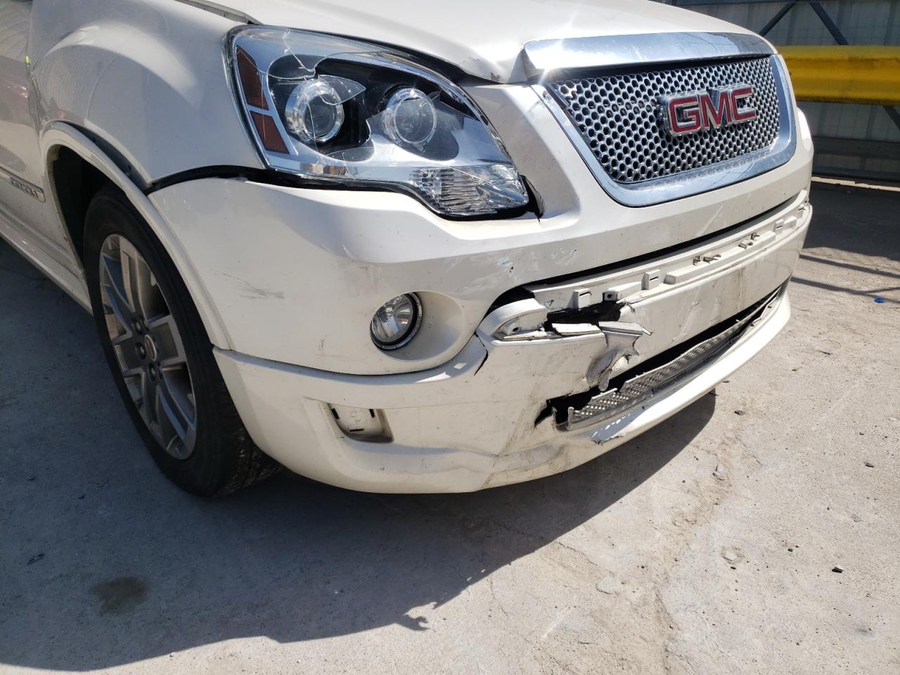 Photo 9 from auction – 2011 GMC ACADIA DEN with VIN 1GKKVTED9BJ330972