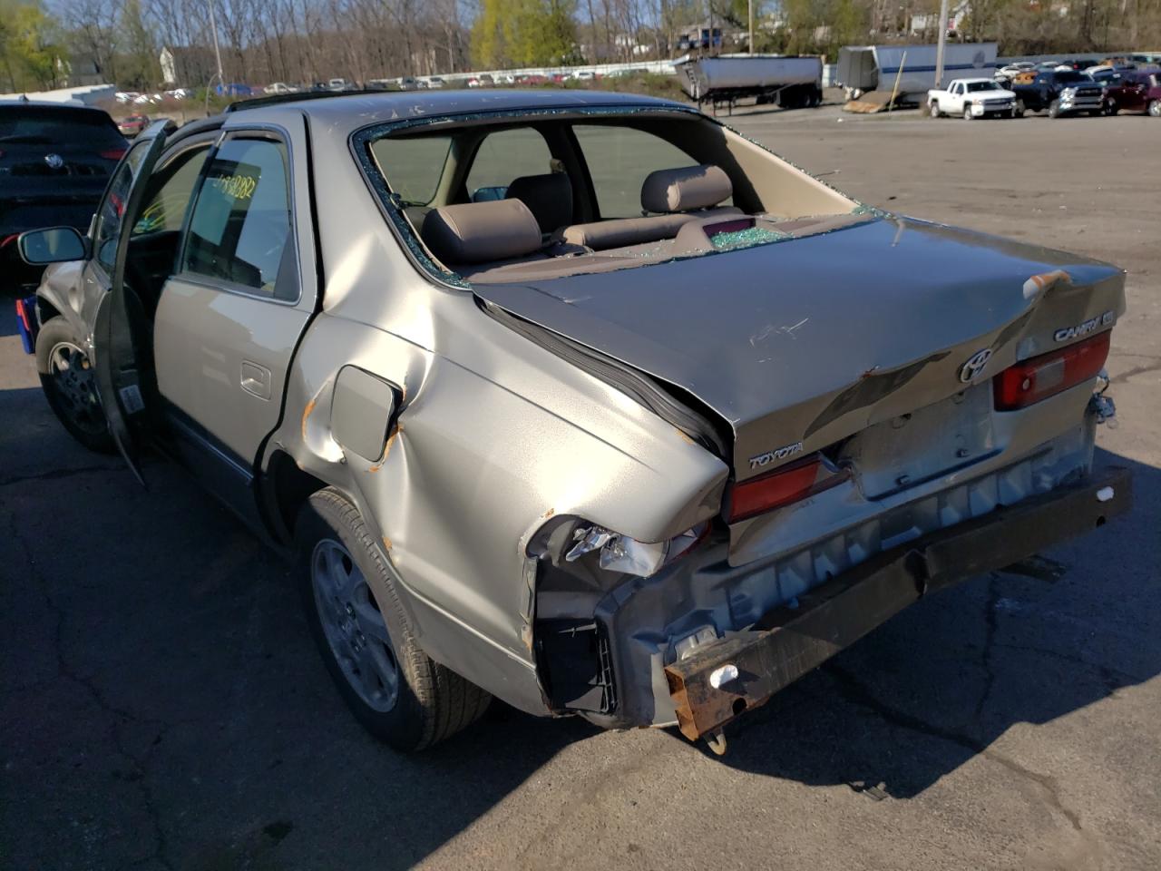 Photo 3 from auction – 1998 TOYOTA CAMRY LE with VIN JT2BF28K3W0092988