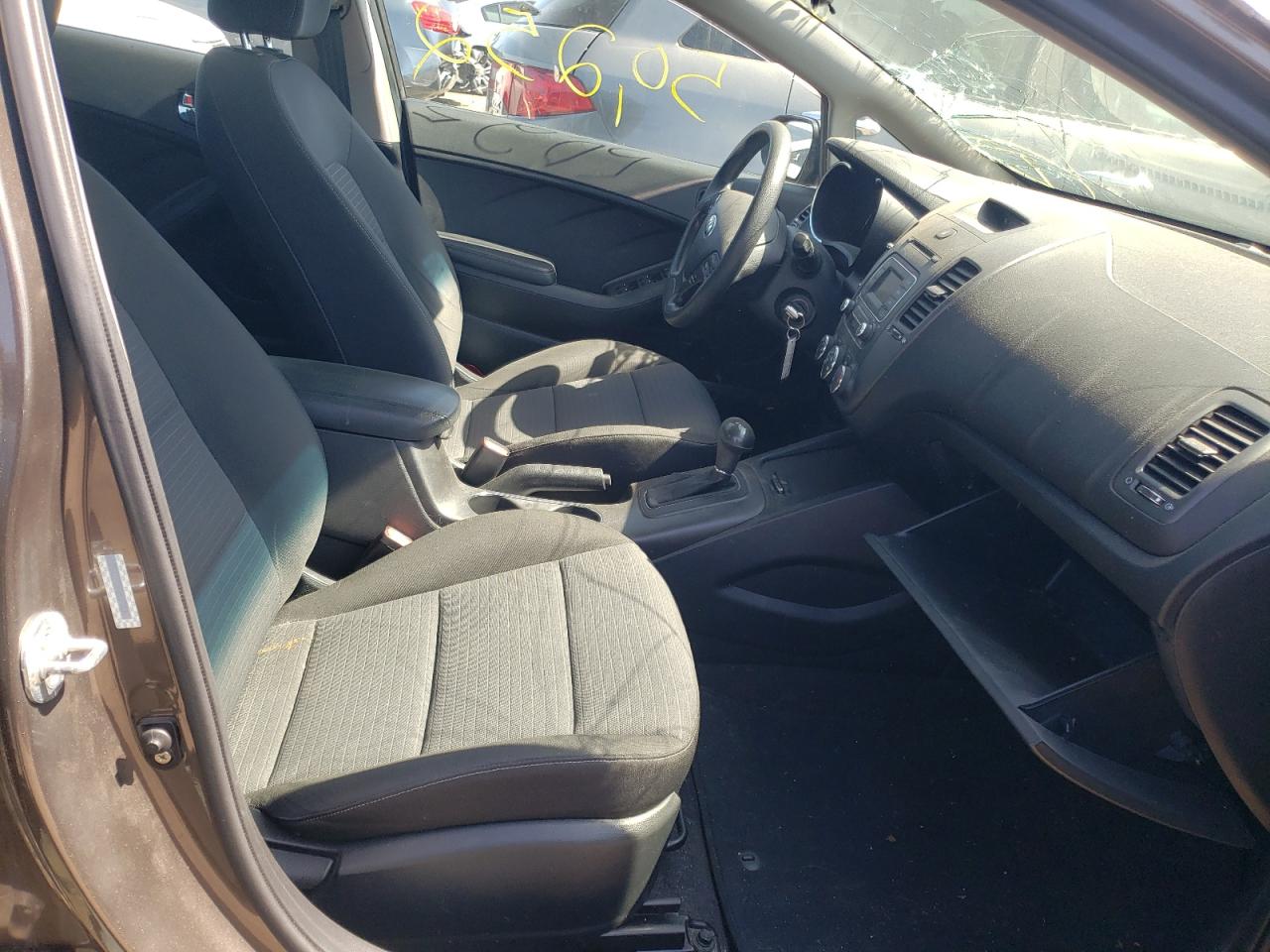 Photo 5 from auction – 2014 KIA FORTE LX with VIN KNAFX4A61E5221355