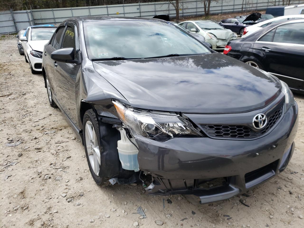 TOYOTA CAMRY 2014 z numerem VIN 4T1BF1FK4EU746601 - Zdjęcie z aukcji