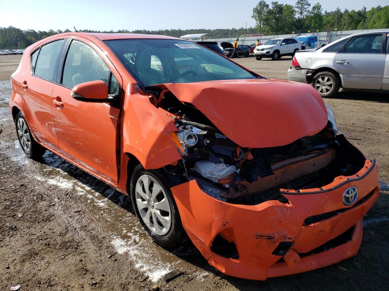 Photo 1 from auction – 2014 TOYOTA PRIUS C with VIN JTDKDTB33E1074259
