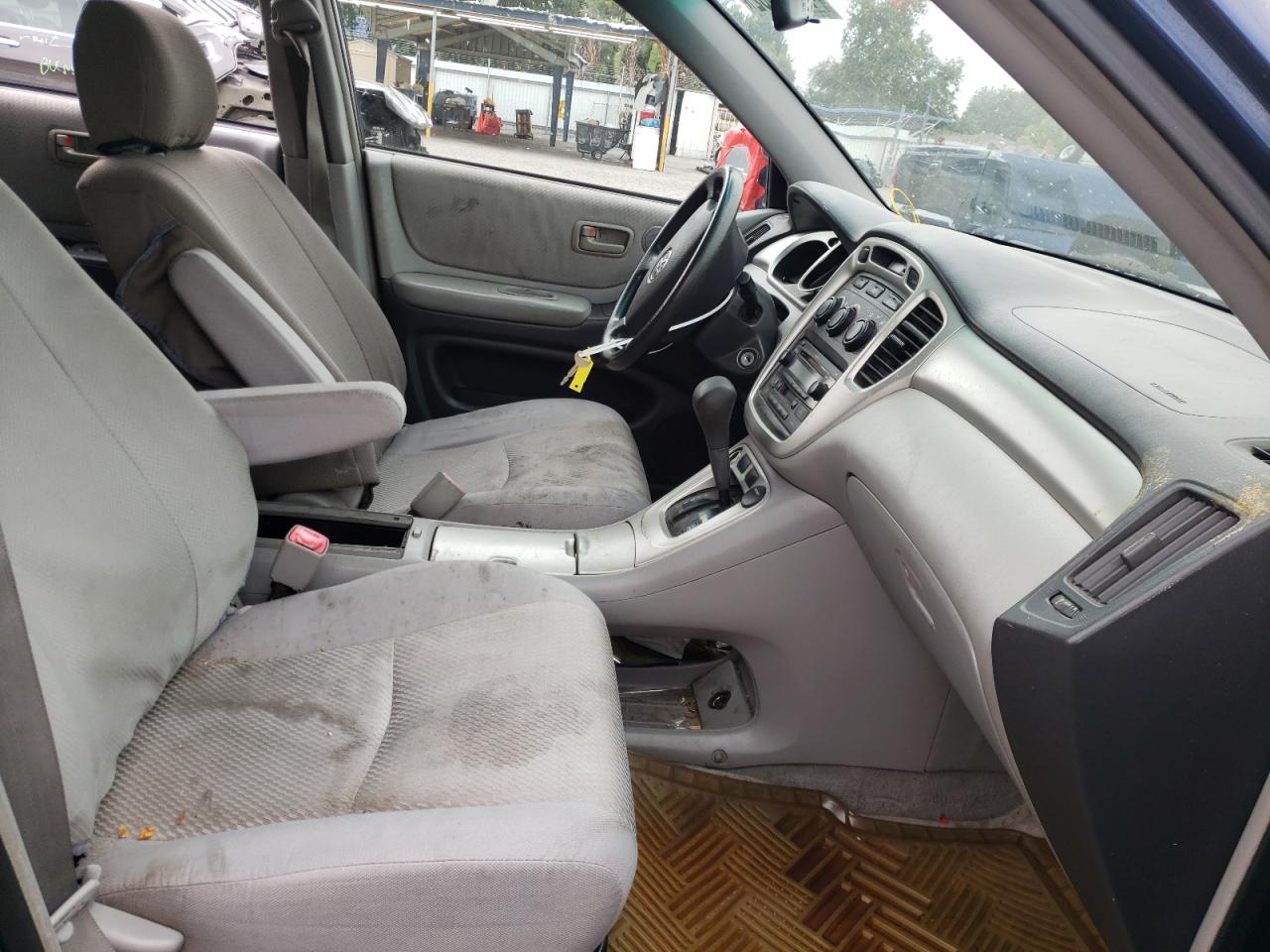 Photo 5 from auction – 2004 TOYOTA HIGHLANDER with VIN JTEDP21A840023009