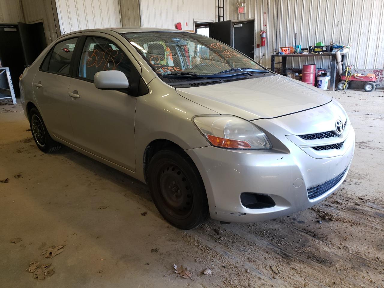 TOYOTA YARIS 2007 with VIN JTDBT923471101302 - Photo from auction