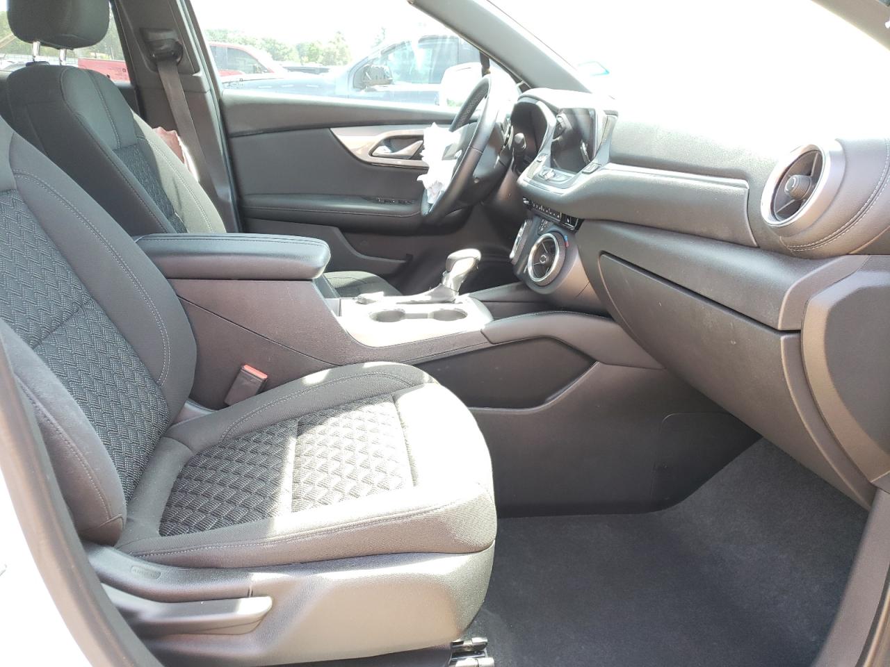 Photo 5 from auction – 2020 CHEVROLET BLAZER 1LT with VIN 3GNKBBRA2LS577658