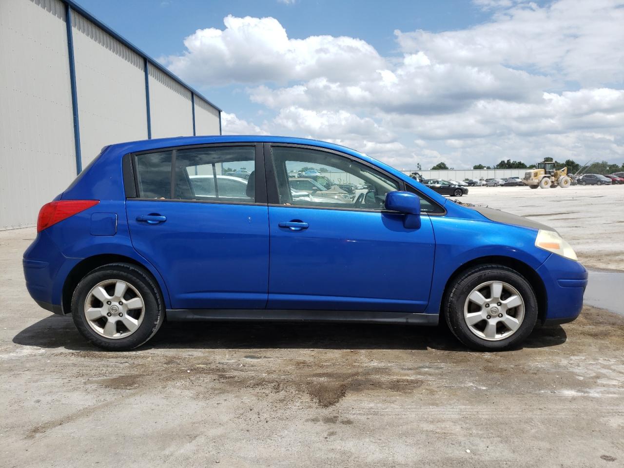 Photo 9 from auction – 2009 NISSAN VERSA S with VIN 3N1BC13E99L386479