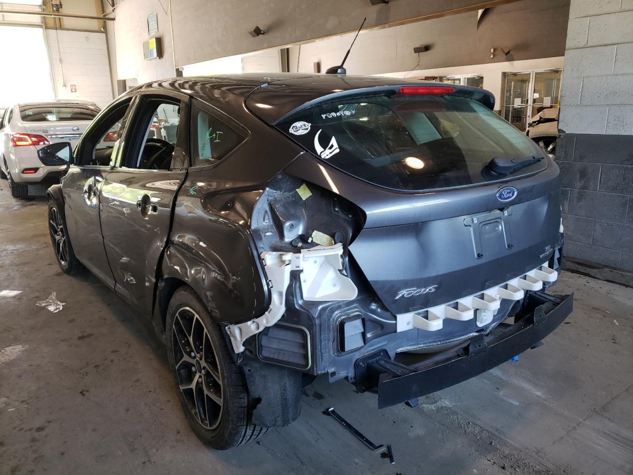 Photo 3 from auction – 2015 FORD FOCUS SE with VIN 1FADP3K25FL333501