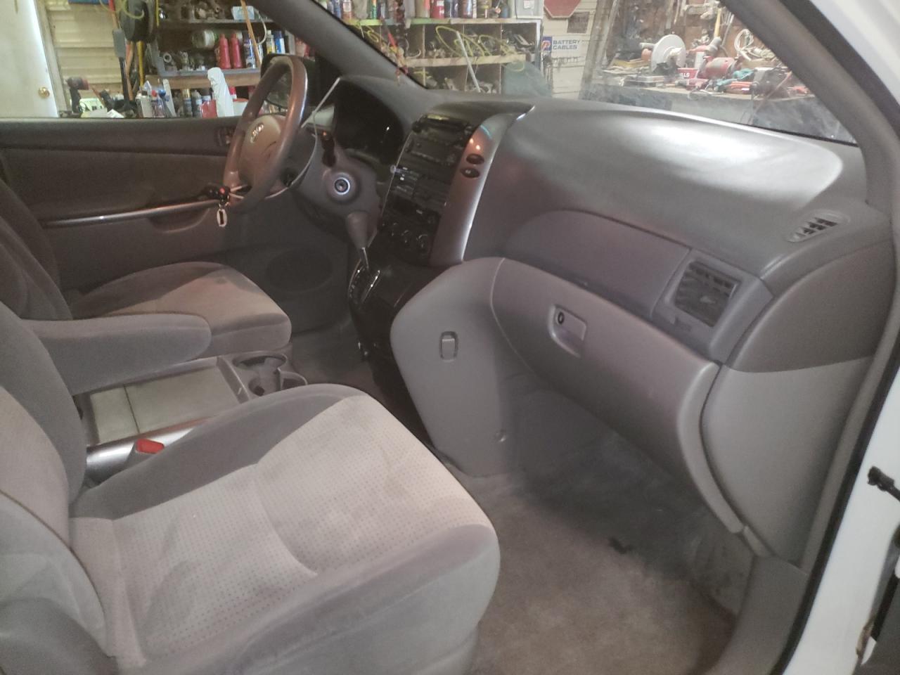 Photo 5 from auction – 2008 TOYOTA SIENNA CE with VIN 5TDZK23C58S188560