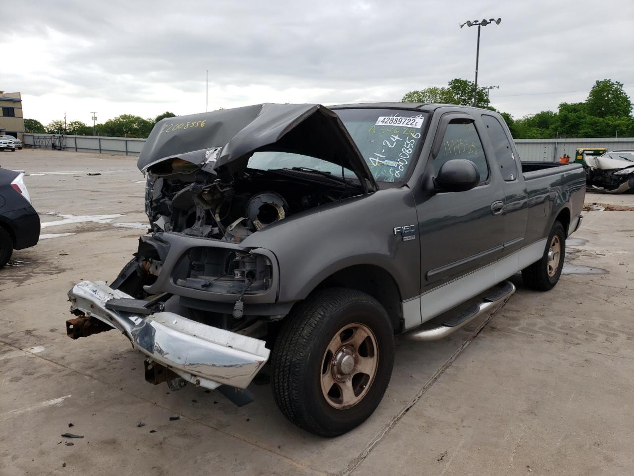 Photo 2 from auction – 2002 FORD F150 with VIN 1FTRX17W62NA34629