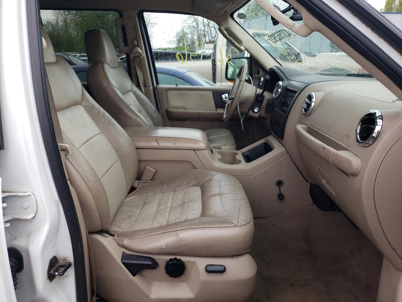Photo 5 from auction – 2005 FORD EXPEDITION with VIN 1FMPU18545LA14462