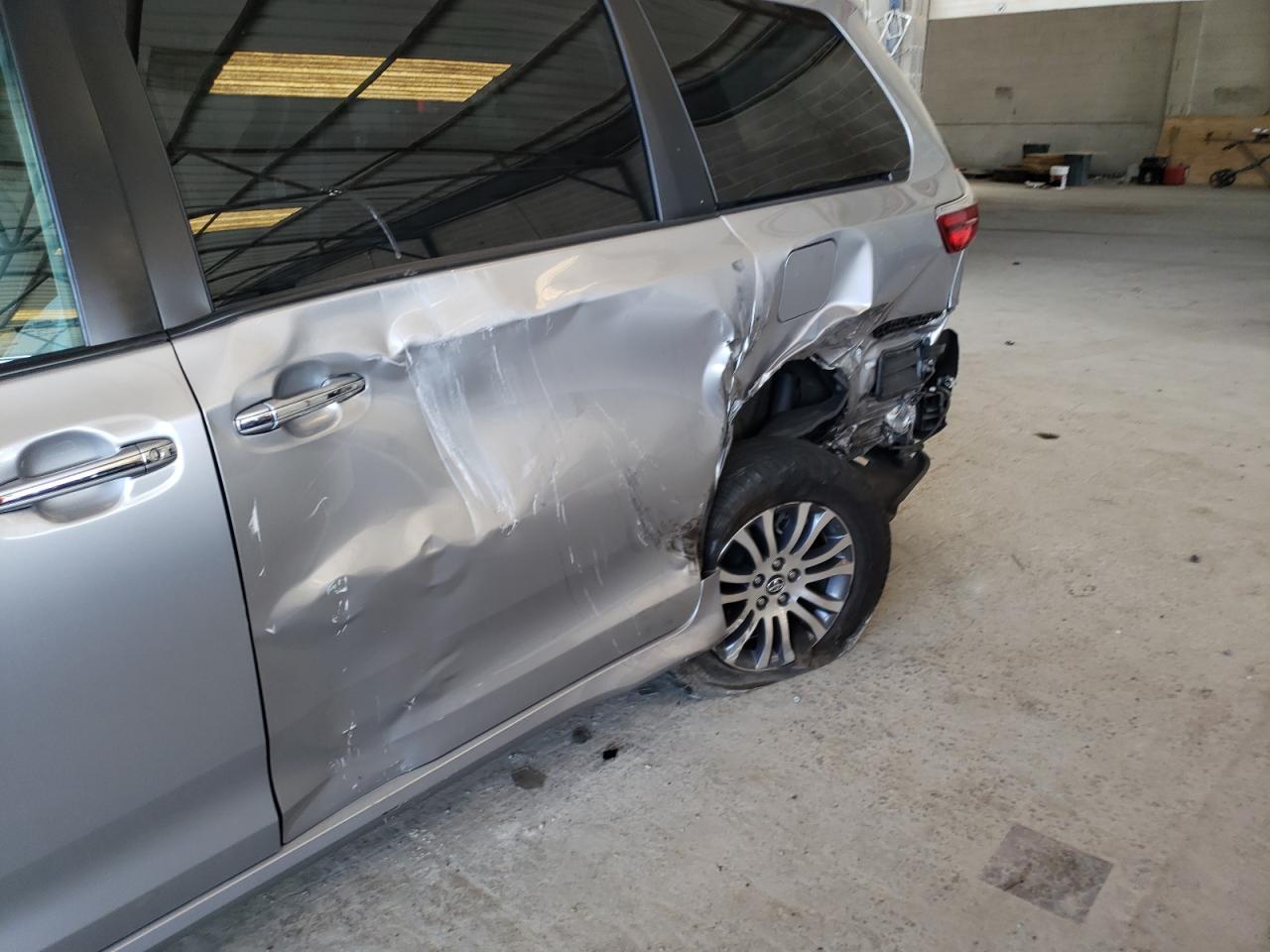 Photo 9 from auction – 2018 TOYOTA SIENNA XLE with VIN 5TDYZ3DC7JS908362