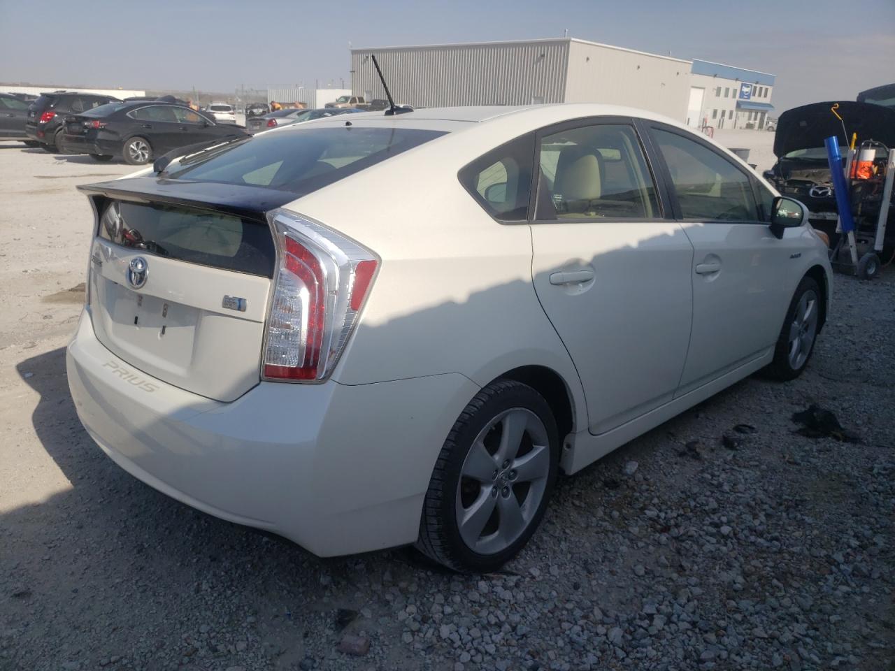 Photo 4 from auction – 2014 TOYOTA PRIUS with VIN JTDKN3DU9E1813296