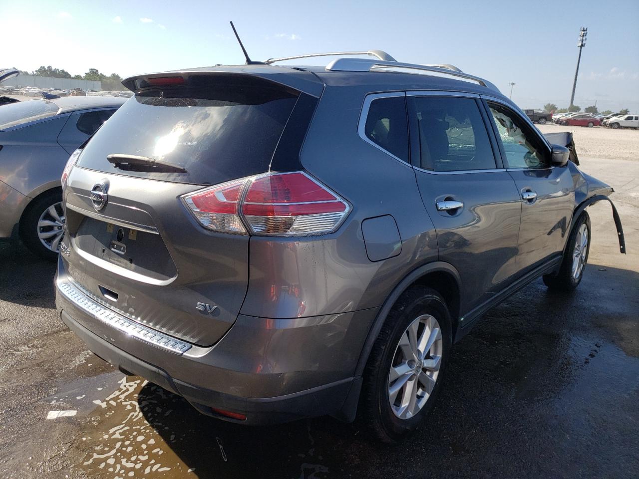 Photo 4 from auction – 2016 NISSAN ROGUE S with VIN KNMAT2MT8GP731014