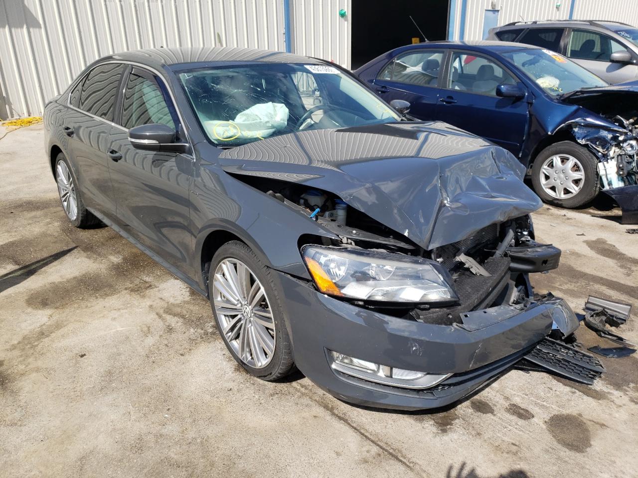 VOLKSWAGEN PASSAT SE 2015 with VIN 1VWBT7A30FC095004 - Photo from auction