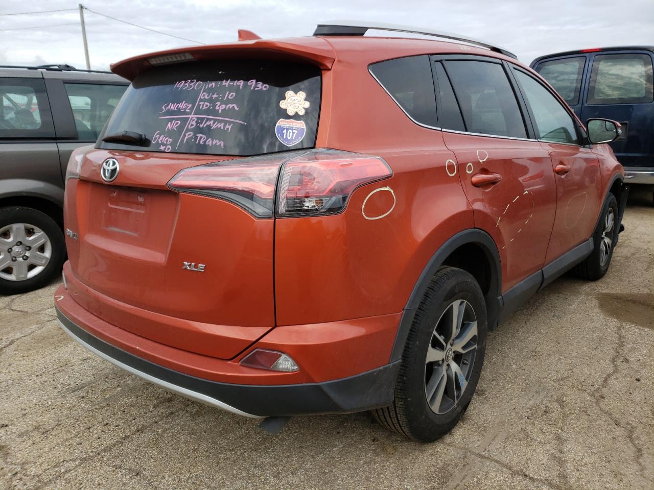 Photo 4 from auction – 2016 TOYOTA RAV4 XLE with VIN 2T3WFREV3GW262943