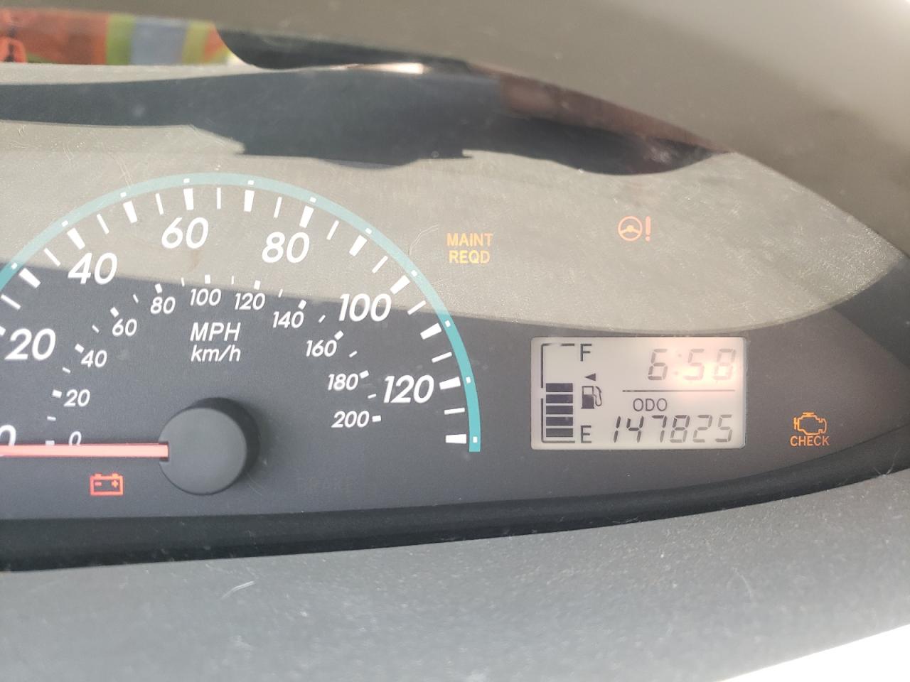 Photo 8 from auction – 2010 TOYOTA YARIS with VIN JTDBT4K35A1359290