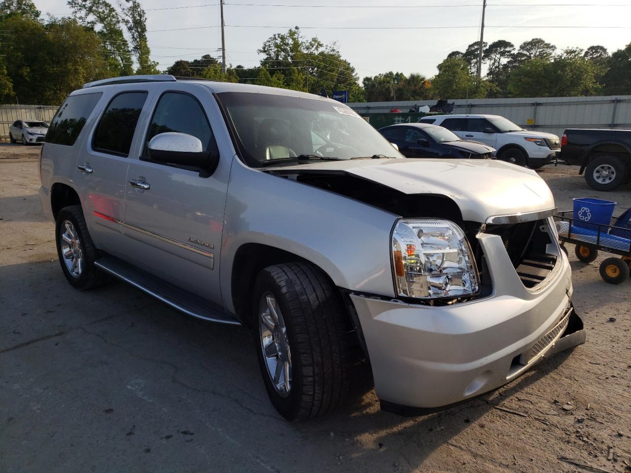 GMC YUKON DENA 2013 with VIN 1GKS1EEF8DR344567 - Photo from auction