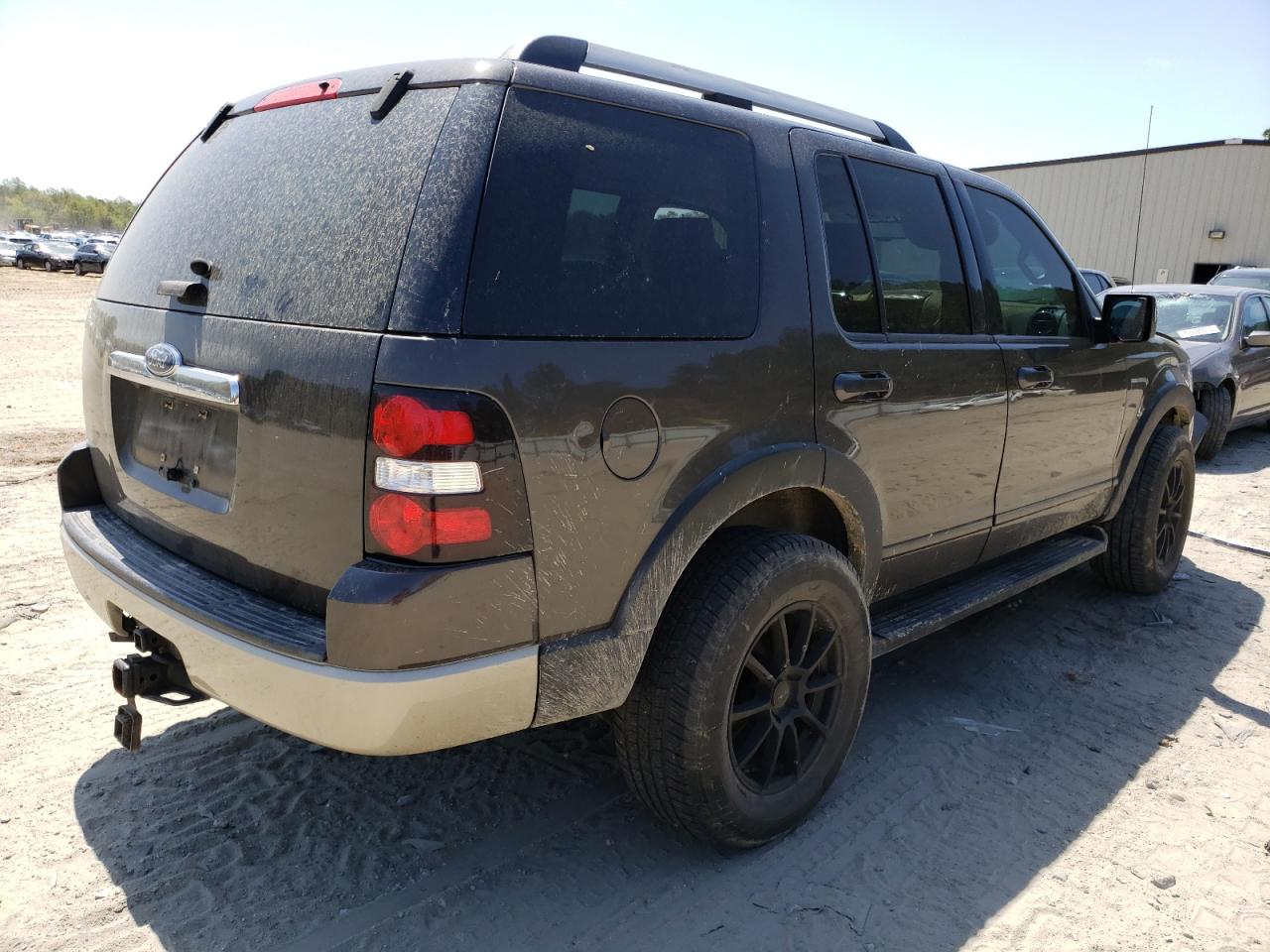 Photo 4 from auction – 2007 FORD EXPLORER E with VIN 1FMEU74E57UB46109