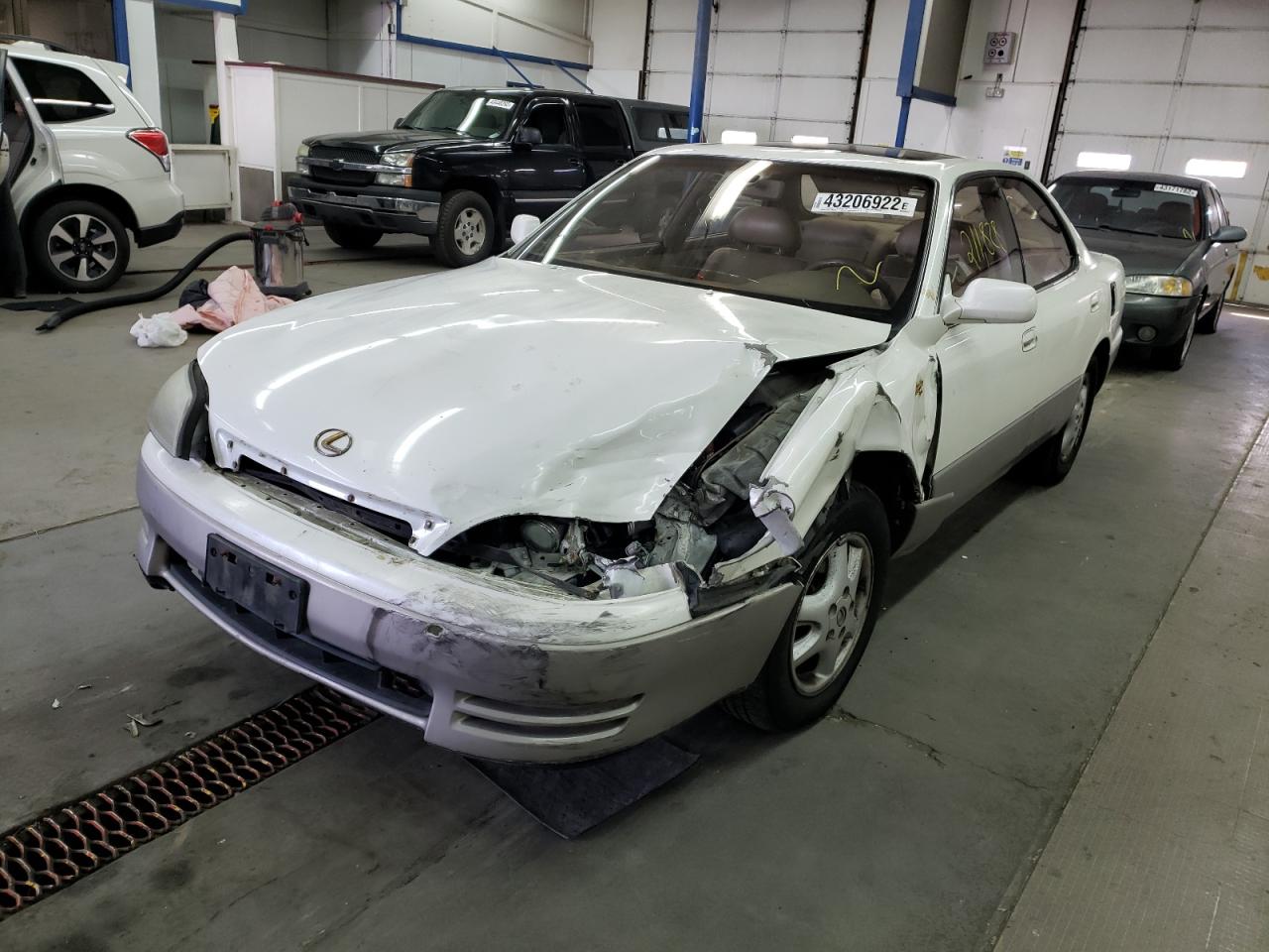 Photo 2 from auction – 1995 LEXUS ES 300 with VIN JT8GK13T0S0100606