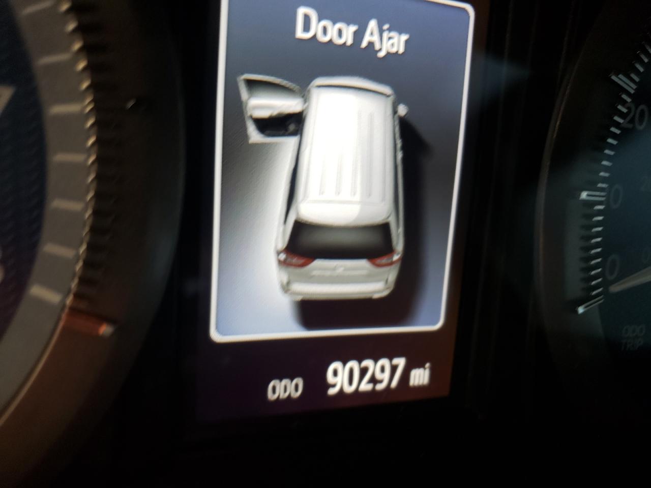 Photo 8 from auction – 2018 TOYOTA SIENNA XLE with VIN 5TDYZ3DC7JS908362