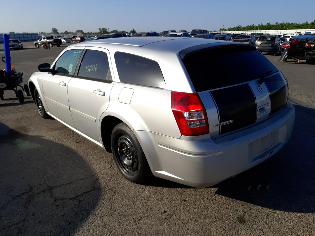 Photo 3 from auction – 2005 DODGE MAGNUM SXT with VIN 2D4FV48V85H565766