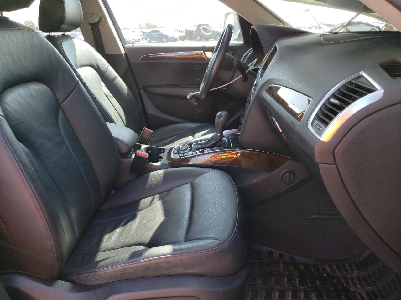 Photo 5 from auction – 2011 AUDI Q5 PREMIUM with VIN WA1LFAFP4BA022886