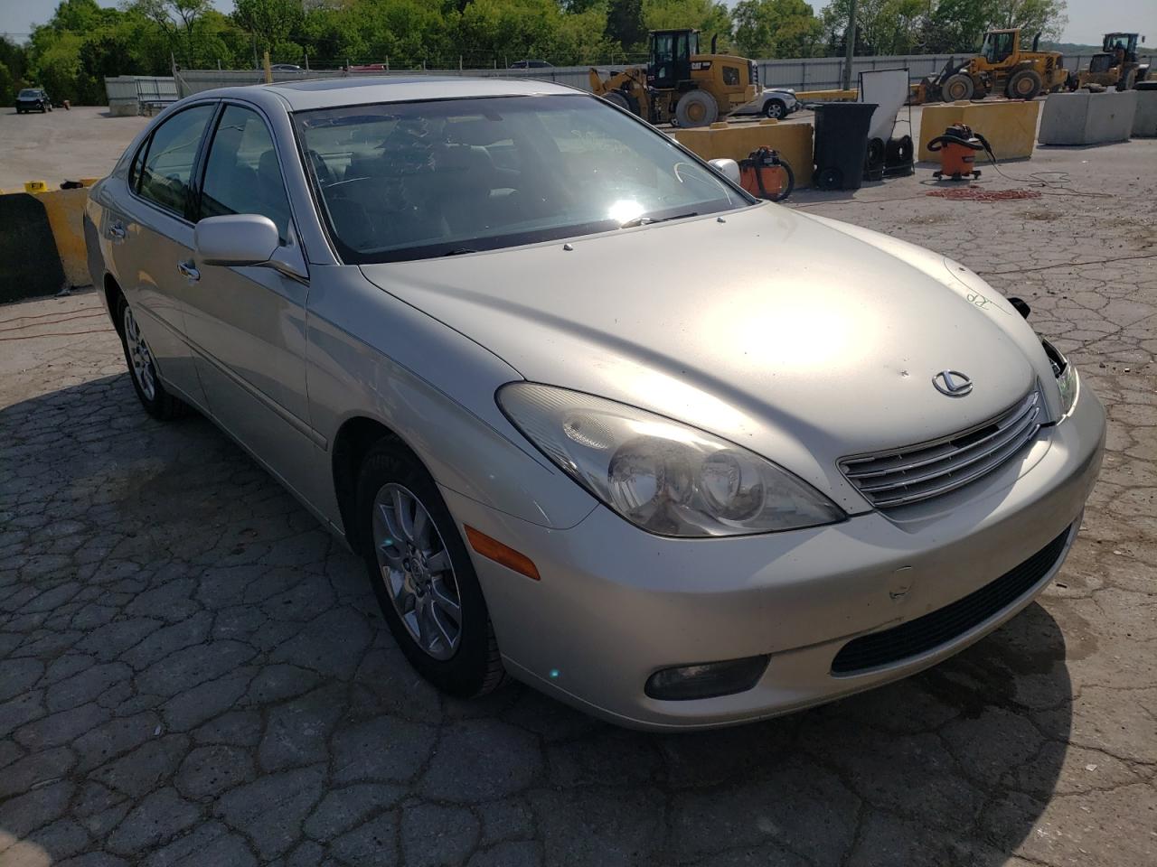 LEXUS ES 300 2002 with VIN JTHBF30G420073363 - Photo from auction