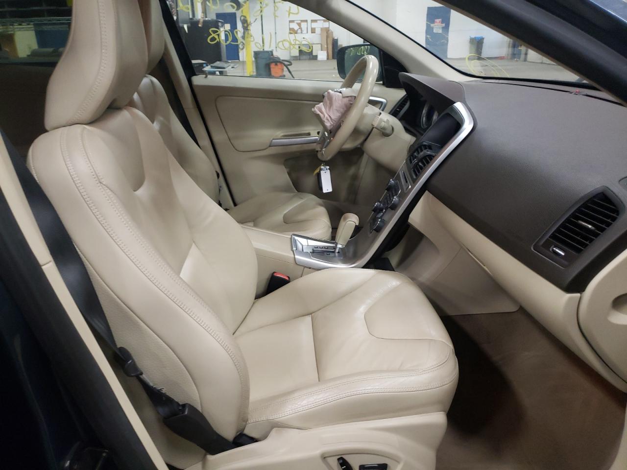 Photo 5 from auction – 2011 VOLVO XC60 3.2 with VIN YV4952DZ7B2200097