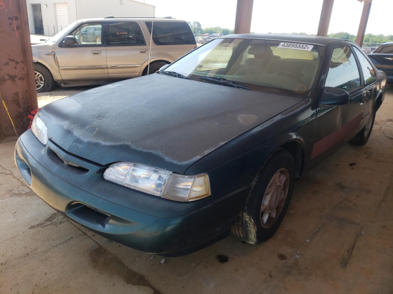 Photo 2 from auction – 1995 FORD THUNDERBIR with VIN 1FALP62W5SH207958