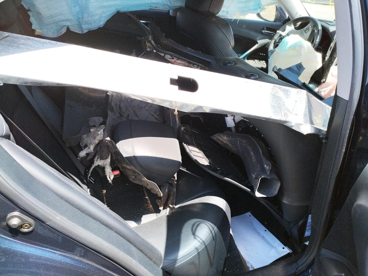 Photo 6 from auction – 2006 LEXUS IS 350 with VIN JTHBE262465009034