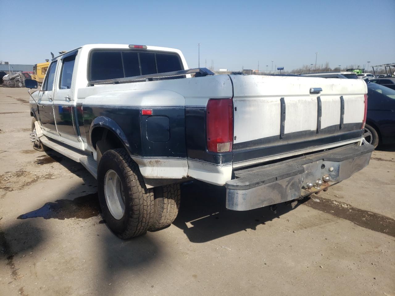 Photo 3 from auction – 1997 FORD F350 with VIN 1FTJW35F2VEA07673