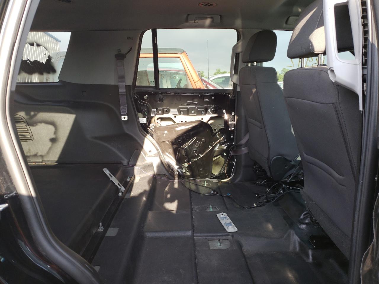 Photo 6 from auction – 2017 CHEVROLET TAHOE POLI with VIN 1GNLCDEC8HR288346