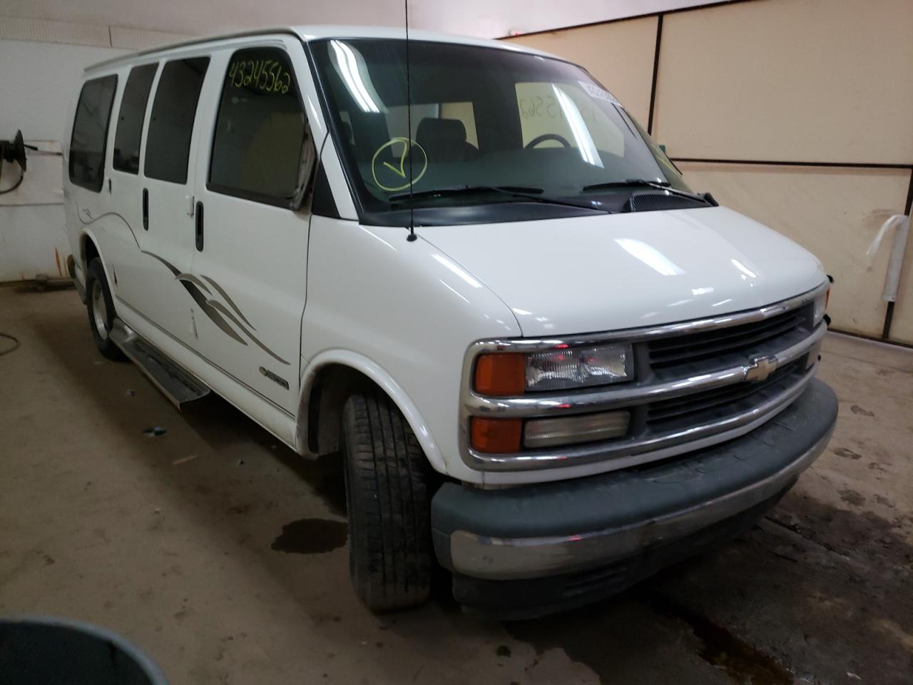 CHEVROLET EXPRESS G1 2002 with VIN 1GBFG15R121133080 - Photo from auction