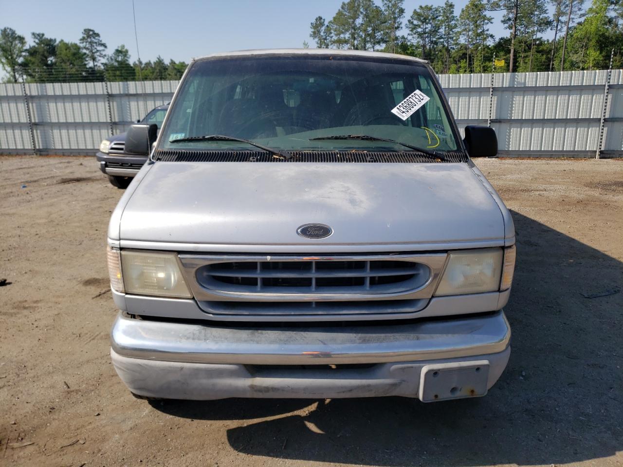 Photo 9 from auction – 2000 FORD ECONOLINE with VIN 1FBSS31L4YHA78294