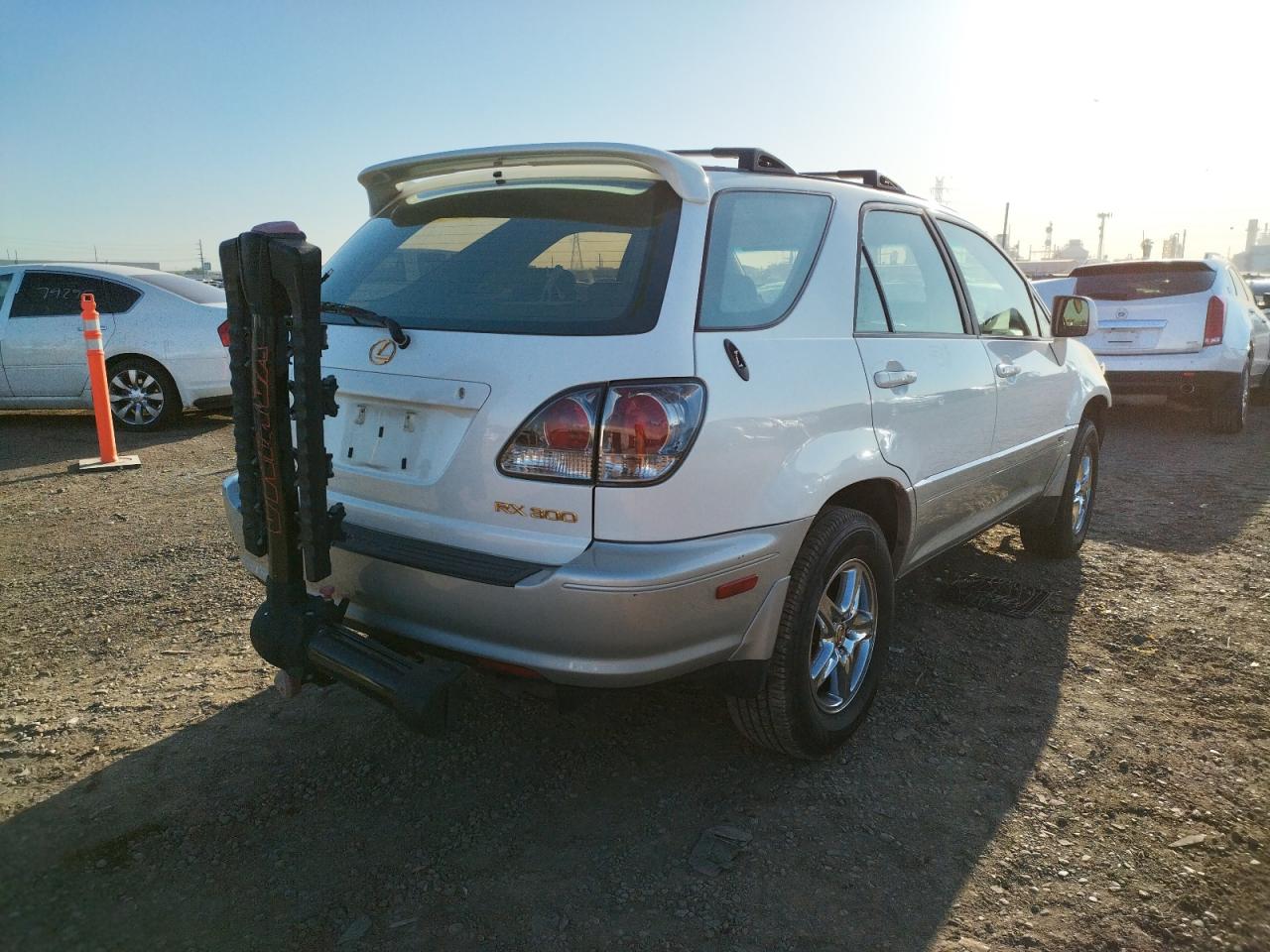 Photo 4 from auction – 2002 LEXUS RX 300 with VIN JTJHF10U920248869
